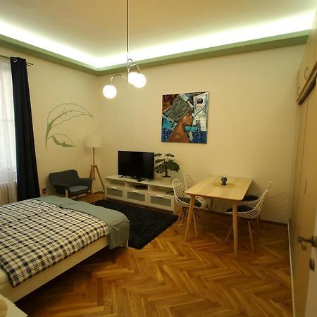 Castle Courtyard Hideaway Leilighet Budapest Eksteriør bilde