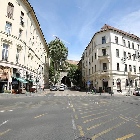 Castle Courtyard Hideaway Leilighet Budapest Eksteriør bilde