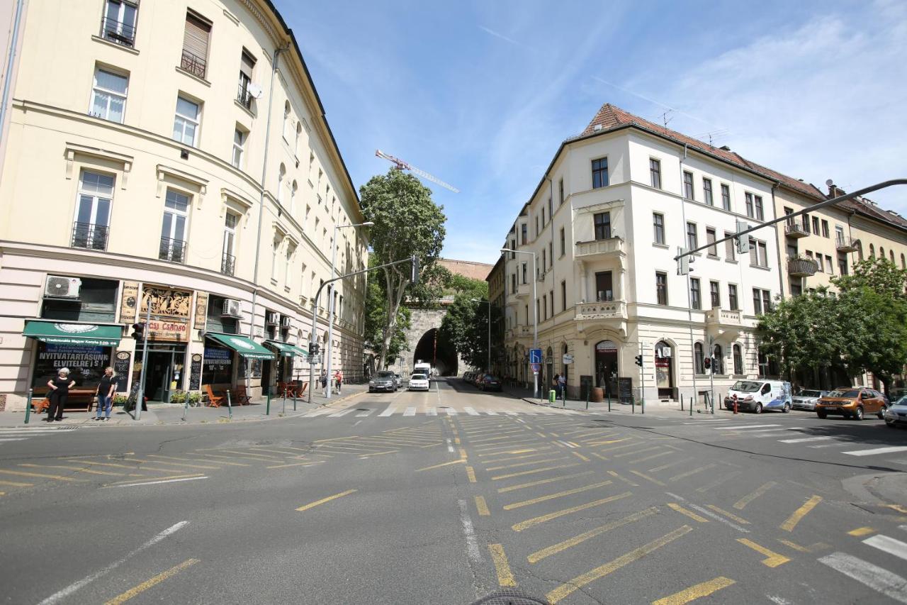 Castle Courtyard Hideaway Leilighet Budapest Eksteriør bilde